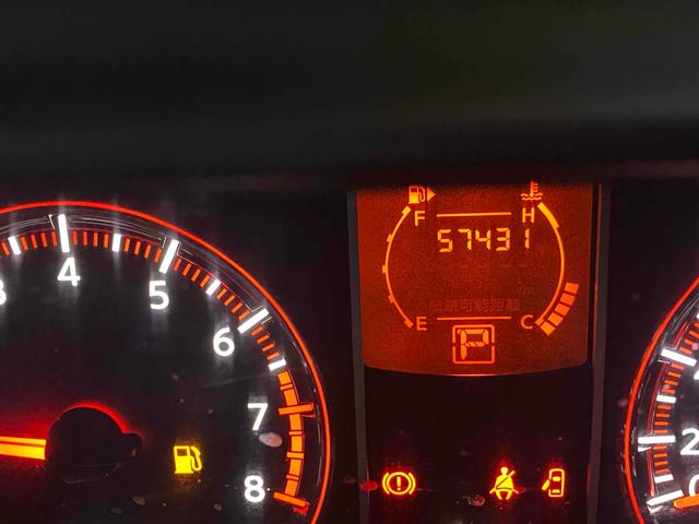 セレナ ハイウェイスター Vセレクション ETC ナビ 両側電動スライドドア HID スマートキー 電動格納ミラー 後席モニター 3列シート CVT アルミホイール 盗難防止システム 衝突安全ボディ ABS エアコン パワーステアリング(31枚目)
