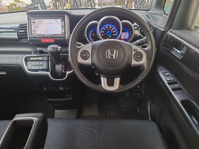 Ｎ－ＢＯＸカスタム Ｇ　ターボＳＳパッケージ　車検Ｒ９年１１月　Ｅ／Ｇオイル交換済み　ＥＴＣ　バックカメラ　両側電動スライドドア　ナビ　ＴＶ　オートクルーズコントロール　オートライト　ＨＩＤ　スマートキー×２　アイドリングストップ　シートヒーター（6枚目）