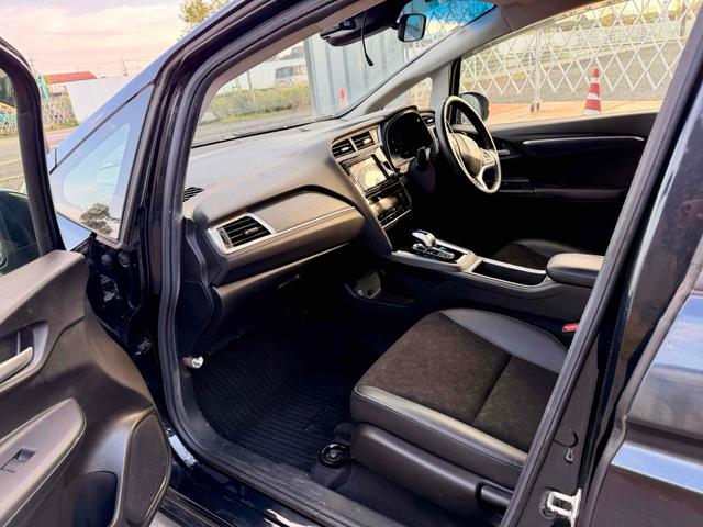 シャトル ハイブリッドX ドライブレコーダー ETC バックカメラ オートクルーズコントロール 衝突被害軽減システム アルミホイール LEDヘッドランプ スマートキー 電動格納ミラー AT 盗難防止システム 衝突安全ボディ(8枚目)