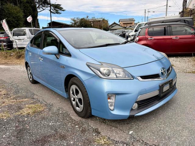 プリウスＰＨＶ Ｓ　ＥＴＣ　ナビ　アルミホイール　ＨＩＤ　ＣＶＴ　シートヒーター　スマートキー　電動格納ミラー　盗難防止システム　衝突安全ボディ　ＡＢＳ　エアコン　パワーステアリング　パワーウィンドウ　運転席エアバッグ（12枚目）