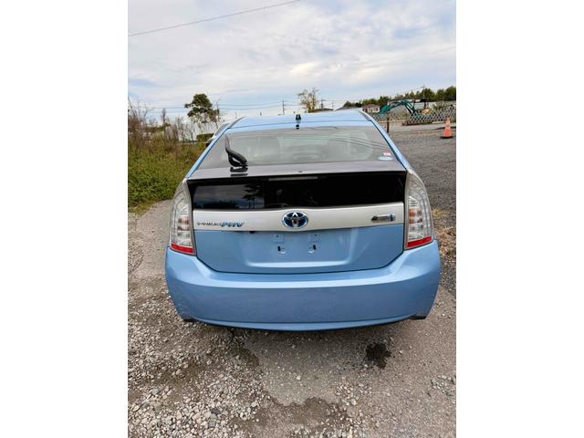 プリウスＰＨＶ Ｓ　ＥＴＣ　ナビ　アルミホイール　ＨＩＤ　ＣＶＴ　シートヒーター　スマートキー　電動格納ミラー　盗難防止システム　衝突安全ボディ　ＡＢＳ　エアコン　パワーステアリング　パワーウィンドウ　運転席エアバッグ（15枚目）