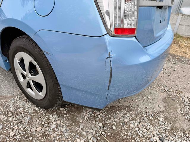 プリウスＰＨＶ Ｓ　ＥＴＣ　ナビ　アルミホイール　ＨＩＤ　ＣＶＴ　シートヒーター　スマートキー　電動格納ミラー　盗難防止システム　衝突安全ボディ　ＡＢＳ　エアコン　パワーステアリング　パワーウィンドウ　運転席エアバッグ（20枚目）