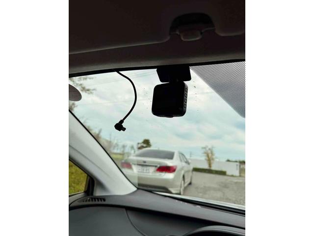 プリウスＰＨＶ Ｓナビパッケージ　ドライブレコーダー　ＥＴＣ　レーンアシスト　オートクルーズコントロール　衝突被害軽減システム　バックカメラ　アルミホイール　オートマチックハイビーム　ＬＥＤヘッドランプ　ＣＶＴ　シートヒーター（6枚目）