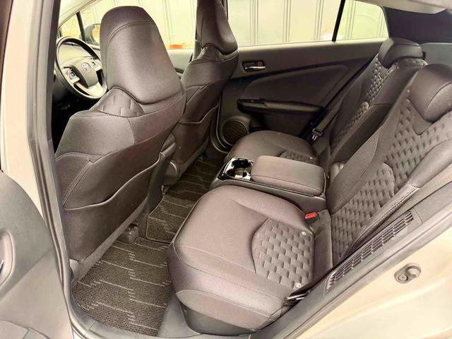 プリウスＰＨＶ Ｓナビパッケージ　ドライブレコーダー　ＥＴＣ　レーンアシスト　オートクルーズコントロール　衝突被害軽減システム　バックカメラ　アルミホイール　オートマチックハイビーム　ＬＥＤヘッドランプ　ＣＶＴ　シートヒーター（9枚目）