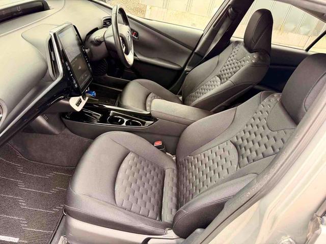 プリウスＰＨＶ Ｓナビパッケージ　ドライブレコーダー　ＥＴＣ　レーンアシスト　オートクルーズコントロール　衝突被害軽減システム　バックカメラ　アルミホイール　オートマチックハイビーム　ＬＥＤヘッドランプ　ＣＶＴ　シートヒーター（10枚目）