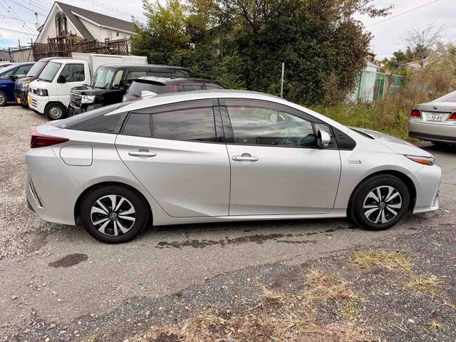 プリウスＰＨＶ Ｓナビパッケージ　ドライブレコーダー　ＥＴＣ　レーンアシスト　オートクルーズコントロール　衝突被害軽減システム　バックカメラ　アルミホイール　オートマチックハイビーム　ＬＥＤヘッドランプ　ＣＶＴ　シートヒーター（16枚目）