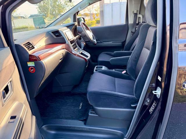 ヴェルファイア 2.4V ETC バックカメラ TV クリアランスソナー 両側スライド・片側電動 HID スマートキー 後席モニター 3列シート オットマン CVT アルミホイール ミュージックプレイヤー接続可(30枚目)