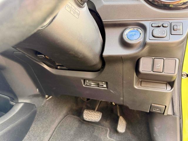 アクア Ｘ－アーバン　ＥＴＣ　バックカメラ　ナビ　ＴＶ　アルミホイール　スマートキー　電動格納ミラー　ＣＶＴ　衝突安全ボディ　ＡＢＳ　ＥＳＣ　エアコン　パワーステアリング　パワーウィンドウ　運転席エアバッグ（7枚目）