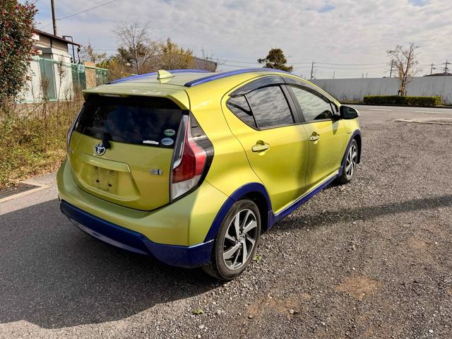 アクア Ｘ－アーバン　ＥＴＣ　バックカメラ　ナビ　ＴＶ　アルミホイール　スマートキー　電動格納ミラー　ＣＶＴ　衝突安全ボディ　ＡＢＳ　ＥＳＣ　エアコン　パワーステアリング　パワーウィンドウ　運転席エアバッグ（15枚目）