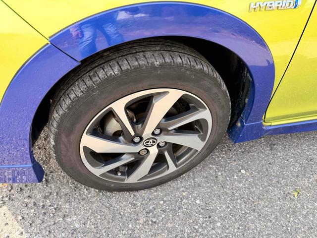 アクア Ｘ－アーバン　ＥＴＣ　バックカメラ　ナビ　ＴＶ　アルミホイール　スマートキー　電動格納ミラー　ＣＶＴ　衝突安全ボディ　ＡＢＳ　ＥＳＣ　エアコン　パワーステアリング　パワーウィンドウ　運転席エアバッグ（24枚目）