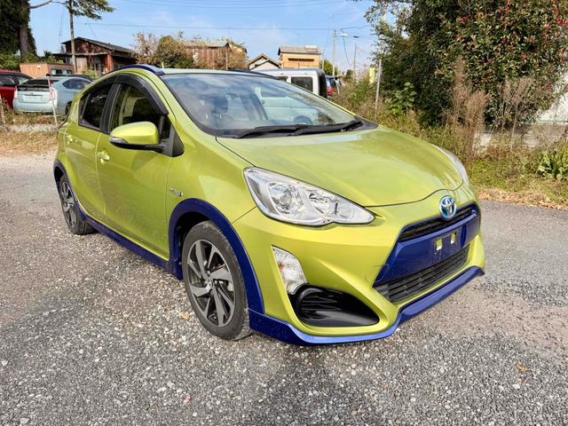 アクア Ｘ－アーバン　ＥＴＣ　バックカメラ　ナビ　ＴＶ　アルミホイール　スマートキー　電動格納ミラー　ＣＶＴ　衝突安全ボディ　ＡＢＳ　ＥＳＣ　エアコン　パワーステアリング　パワーウィンドウ　運転席エアバッグ（26枚目）