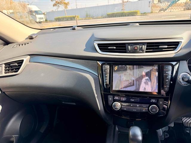 エクストレイル ２０Ｘ　エマージェンシーブレーキパッケージ　ＥＴＣ　バックカメラ　クリアランスソナー　衝突被害軽減システム　ＴＶ　アルミホイール　スマートキー　アイドリングストップ　シートヒーター　ＣＶＴ　盗難防止システム　衝突安全ボディ　後席モニター（3枚目）