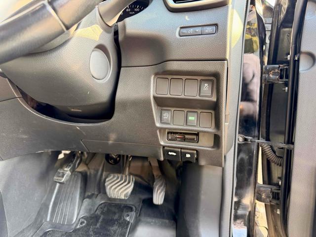 エクストレイル ２０Ｘ　エマージェンシーブレーキパッケージ　ＥＴＣ　バックカメラ　クリアランスソナー　衝突被害軽減システム　ＴＶ　アルミホイール　スマートキー　アイドリングストップ　シートヒーター　ＣＶＴ　盗難防止システム　衝突安全ボディ　後席モニター（6枚目）