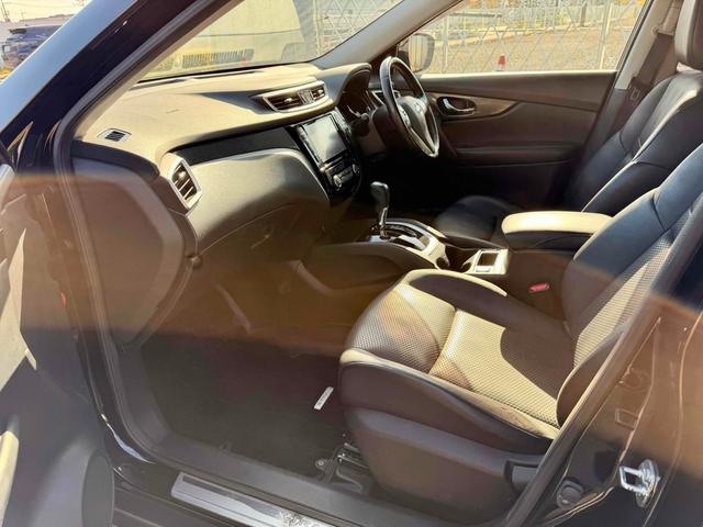 エクストレイル ２０Ｘ　エマージェンシーブレーキパッケージ　ＥＴＣ　バックカメラ　クリアランスソナー　衝突被害軽減システム　ＴＶ　アルミホイール　スマートキー　アイドリングストップ　シートヒーター　ＣＶＴ　盗難防止システム　衝突安全ボディ　後席モニター（26枚目）