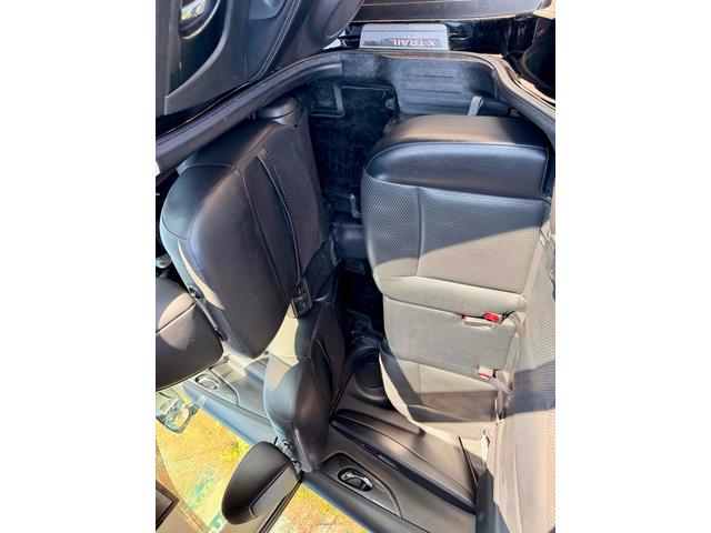 エクストレイル ２０Ｘ　エマージェンシーブレーキパッケージ　ＥＴＣ　バックカメラ　クリアランスソナー　衝突被害軽減システム　ＴＶ　アルミホイール　スマートキー　アイドリングストップ　シートヒーター　ＣＶＴ　盗難防止システム　衝突安全ボディ　後席モニター（30枚目）