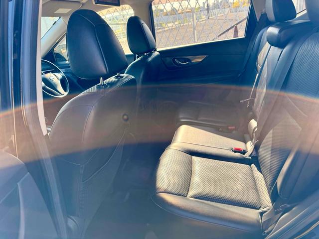 エクストレイル ２０Ｘ　エマージェンシーブレーキパッケージ　ＥＴＣ　バックカメラ　クリアランスソナー　衝突被害軽減システム　ＴＶ　アルミホイール　スマートキー　アイドリングストップ　シートヒーター　ＣＶＴ　盗難防止システム　衝突安全ボディ　後席モニター（31枚目）