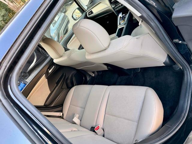 シャトル ハイブリッドＸ　バックカメラ　ナビ　ＴＶ　オートクルーズコントロール　衝突被害軽減システム　アルミホイール　ＬＥＤヘッドランプ　スマートキー　ＡＴ　盗難防止システム　衝突安全ボディ　ＡＢＳ　ＥＳＣ　エアコン（7枚目）