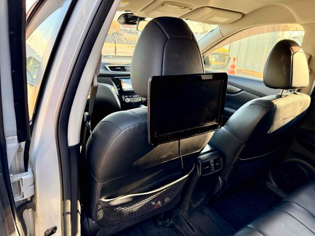 エクストレイル 20X エマージェンシーブレーキパッケージ 4WD ドライブレコーダー ETC クリアランスソナー 衝突被害軽減システム TV アルミホイール スマートキー アイドリングストップ シートヒーター CVT 盗難防止システム 衝突安全ボディ(10枚目)