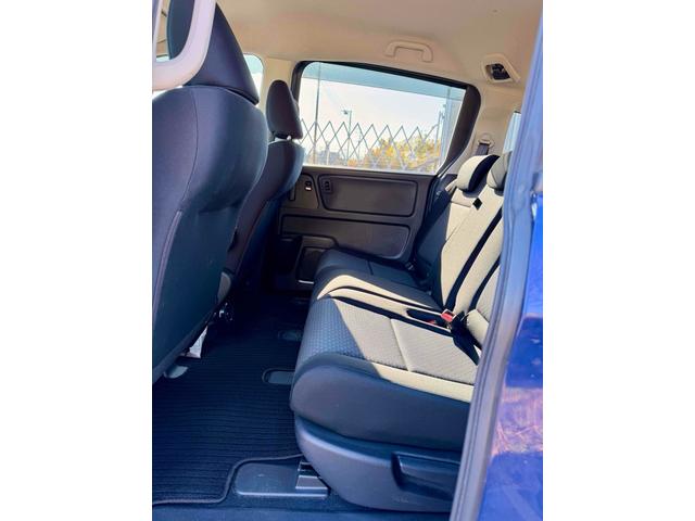 フリード＋ Ｂ　バックカメラ　両側スライドドア　スマートキー　アイドリングストップ　ＣＶＴ　盗難防止システム　衝突安全ボディ　ＡＢＳ　ＥＳＣ　エアコン　パワーステアリング　パワーウィンドウ　運転席エアバッグ（8枚目）