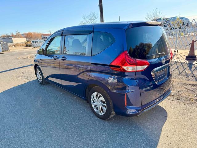 フリード＋ Ｂ　バックカメラ　両側スライドドア　スマートキー　アイドリングストップ　ＣＶＴ　盗難防止システム　衝突安全ボディ　ＡＢＳ　ＥＳＣ　エアコン　パワーステアリング　パワーウィンドウ　運転席エアバッグ（17枚目）