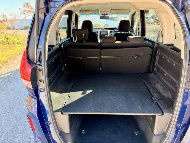 フリード＋ Ｂ　バックカメラ　両側スライドドア　スマートキー　アイドリングストップ　ＣＶＴ　盗難防止システム　衝突安全ボディ　ＡＢＳ　ＥＳＣ　エアコン　パワーステアリング　パワーウィンドウ　運転席エアバッグ（20枚目）