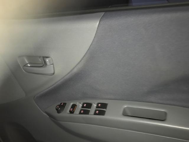 ムーヴ Ｌセレクション　キーレスエントリー　電動格納ミラー　ベンチシート　ＡＴ　盗難防止システム　ＣＤ　アルミホイール　衝突安全ボディ　エアコン　パワーステアリング　パワーウィンドウ（8枚目）