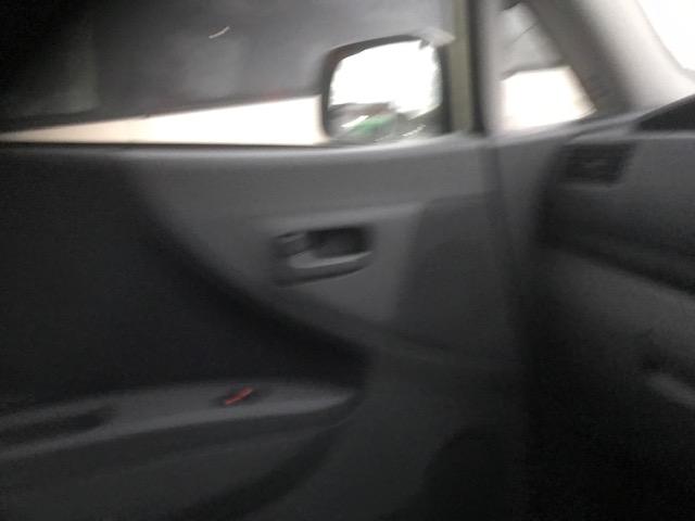 ムーヴ Ｌセレクション　キーレスエントリー　電動格納ミラー　ベンチシート　ＡＴ　盗難防止システム　ＣＤ　アルミホイール　衝突安全ボディ　エアコン　パワーステアリング　パワーウィンドウ（21枚目）