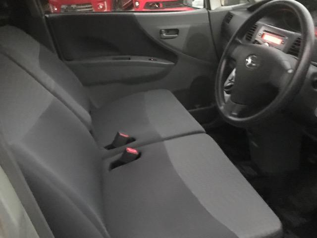 ムーヴ Ｌセレクション　キーレスエントリー　電動格納ミラー　ベンチシート　ＡＴ　盗難防止システム　ＣＤ　アルミホイール　衝突安全ボディ　エアコン　パワーステアリング　パワーウィンドウ（31枚目）