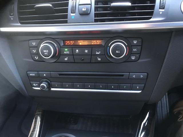 Ｘ３ ｘＤｒｉｖｅ　２０ｄ　ブルーパフォーマンス　４ＷＤ　バックカメラ　クリアランスソナー　オートクルーズコントロール　ナビ　オートライト　ＨＩＤ　アルミホイール　スマートキー　シートヒーター　ＡＴ　盗難防止システム　ＣＤ　ＡＢＳ　ＥＳＣ　エアコン（6枚目）