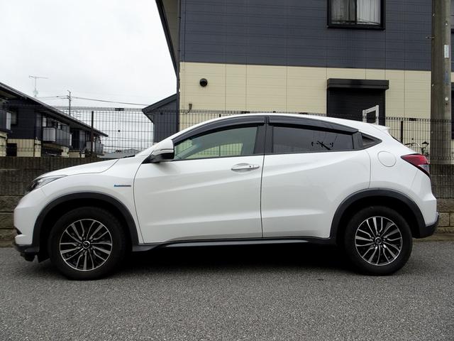 ヴェゼル ハイブリッドＸ　車検９年７月　４ＷＤ　衝突軽減ブレーキ　ナビ　フルセグＴＶ　ＤＶＤ再生機能　Ｂｌｕｅｔｏｏｔｈ　バックカメラ　スマートキー　シートヒーター　クルーズコントロール　アルミホイール　ＬＥＤライト　ＥＴＣ（9枚目）
