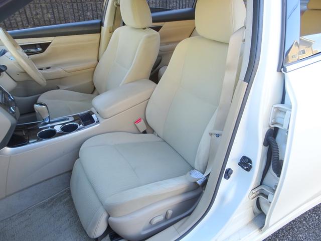 ティアナ ＸＬ　車検９年６月　後期　エマージェンシーブレーキ　ナビ　フルセグＴＶ　Ｂｌｕｅｔｏｏｔｈ　バックカメラ　コーナーセンサー　踏み間違い防止　インテリキー　アルミホイール　パワーシート　ＨＩＤライト　ＥＴＣ（12枚目）