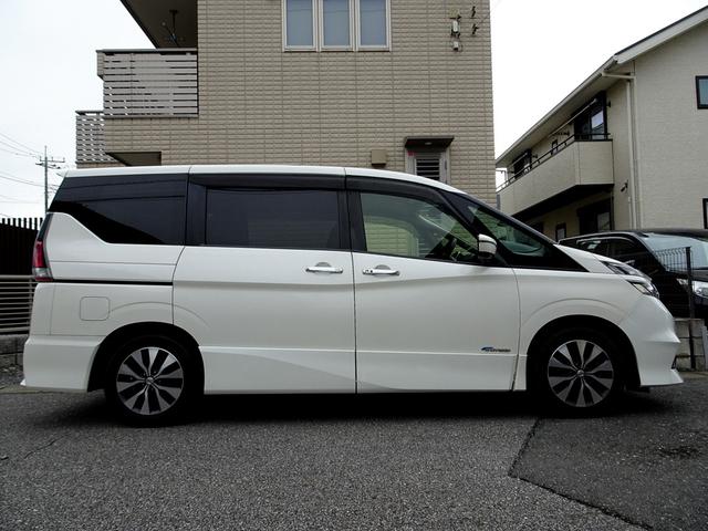 セレナ ハイウェイスター　エマージェンシーブレー　ナビ　ＴＶ　ＤＶＤ再生機能　ミュージックサーバ　Ｂｌｕｅｔｏｏｔｈ　後席モニター　アラウンドビューモニター　両側パワスラ　インテリキー　クルコン　ＬＥＤライト　ＥＴＣ　ドラレコ（8枚目）