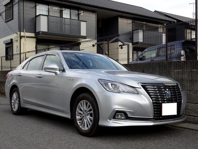 クラウンハイブリッド ロイヤルサルーン　Ｆｏｕｒ　車検９年１１月　４ＷＤ　ナビ　フルセグＴＶ　ＤＶＤ再生機能　ミュージックサーバ　Ｂｌｕｅｔｏｏｔｈ　バックカメラ　スマートキー　シートヒーター　ステアリングヒーター　ＬＥＤライト　ＬＥＤフォグ　ＥＴＣ（4枚目）