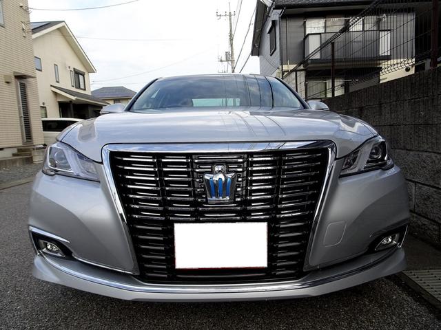 クラウンハイブリッド ロイヤルサルーン　Ｆｏｕｒ　車検９年１１月　４ＷＤ　ナビ　フルセグＴＶ　ＤＶＤ再生機能　ミュージックサーバ　Ｂｌｕｅｔｏｏｔｈ　バックカメラ　スマートキー　シートヒーター　ステアリングヒーター　ＬＥＤライト　ＬＥＤフォグ　ＥＴＣ（6枚目）