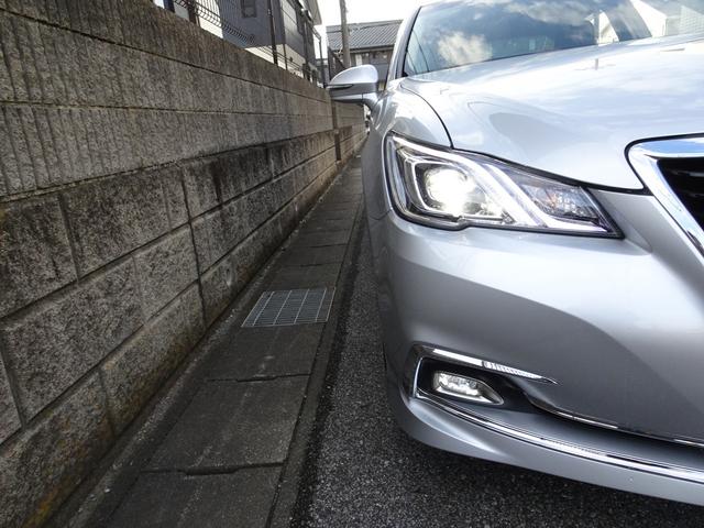 クラウンハイブリッド ロイヤルサルーン　Ｆｏｕｒ　車検９年１１月　４ＷＤ　ナビ　フルセグＴＶ　ＤＶＤ再生機能　ミュージックサーバ　Ｂｌｕｅｔｏｏｔｈ　バックカメラ　スマートキー　シートヒーター　ステアリングヒーター　ＬＥＤライト　ＬＥＤフォグ　ＥＴＣ（35枚目）