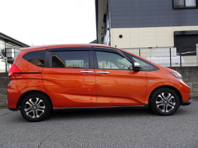 フリードハイブリッド ハイブリッド・クロスターホンダセンシング 車検9年9月 後期 ホンダセンシング レーダークルーズ 衝突軽減ブレーキ ナビ フルセグTV DVD再生機能 Bluetooth バックカメラ 両側パワスラ スマキー シートヒーター ETC ドラレコ(8枚目)