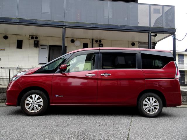 セレナ Ｇ　４ＷＤ　車検９年１１月　プロパイロット　レーダークルーズ　エマージェンシーブレーキ　ナビ　ＴＶ　ＤＶＤ再生機能　Ｂｌｕｅｔｏｏｔｈ　後席モニター　アラウンドビュー　両側パワスラ　インテリキー　ＥＴＣ（9枚目）