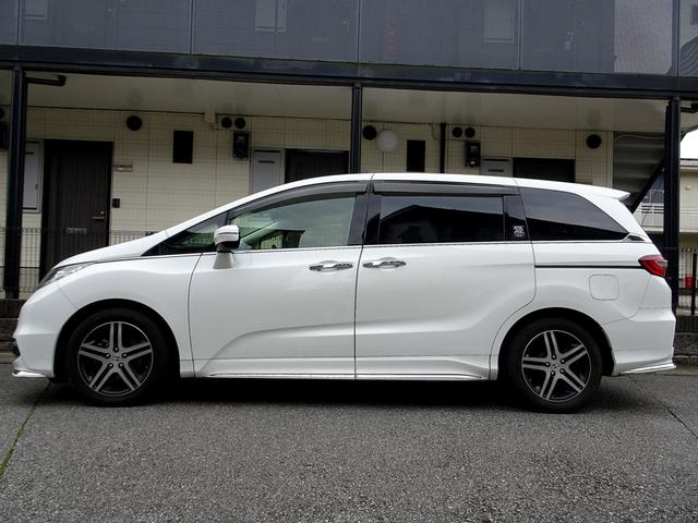 オデッセイ アブソルート・２０ｔｈアニバーサリー　ホンダセンシング　レーダークルーズ　衝突軽減ブレーキ　ナビ　ＴＶ　ＤＶＤ再生機能　Ｂｌｕｅｔｏｏｔｈ　後席モニター　バックカメラ　両側パワスラ　スマキー　ＬＥＤライト　ＥＴＣ　ドラレコ　ワンオーナー（9枚目）