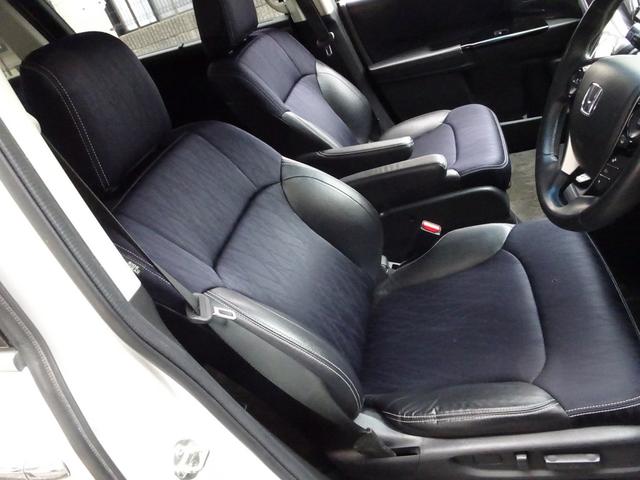 オデッセイ アブソルート・２０ｔｈアニバーサリー　ホンダセンシング　レーダークルーズ　衝突軽減ブレーキ　ナビ　ＴＶ　ＤＶＤ再生機能　Ｂｌｕｅｔｏｏｔｈ　後席モニター　バックカメラ　両側パワスラ　スマキー　ＬＥＤライト　ＥＴＣ　ドラレコ　ワンオーナー（11枚目）