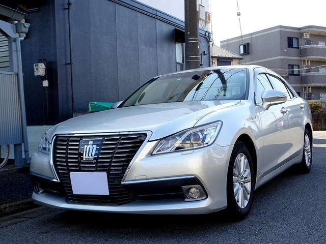 クラウンハイブリッド ロイヤルサルーンＧ　レーダークルーズコントロール　衝突軽減ブレーキ　ＨＤＤナビ　フルセグＴＶ　ＤＶＤ再生　ミュージックサーバ　Ｂｌｕｅｔｏｏｔｈ　バックカメラ　コーナーセンサー　スマートキー　ＨＩＤ　ＬＥＤフォグ　ＥＴＣ（4枚目）