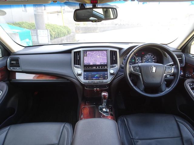 クラウンハイブリッド ロイヤルサルーンＧ　レーダークルーズコントロール　衝突軽減ブレーキ　ＨＤＤナビ　フルセグＴＶ　ＤＶＤ再生　ミュージックサーバ　Ｂｌｕｅｔｏｏｔｈ　バックカメラ　コーナーセンサー　スマートキー　ＨＩＤ　ＬＥＤフォグ　ＥＴＣ（10枚目）