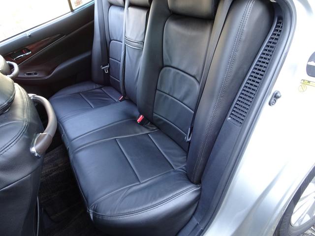 クラウンハイブリッド ロイヤルサルーンＧ　レーダークルーズコントロール　衝突軽減ブレーキ　ＨＤＤナビ　フルセグＴＶ　ＤＶＤ再生　ミュージックサーバ　Ｂｌｕｅｔｏｏｔｈ　バックカメラ　コーナーセンサー　スマートキー　ＨＩＤ　ＬＥＤフォグ　ＥＴＣ（13枚目）