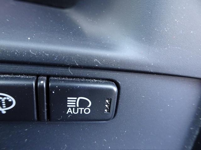 クラウンハイブリッド ロイヤルサルーンＧ　レーダークルーズコントロール　衝突軽減ブレーキ　ＨＤＤナビ　フルセグＴＶ　ＤＶＤ再生　ミュージックサーバ　Ｂｌｕｅｔｏｏｔｈ　バックカメラ　コーナーセンサー　スマートキー　ＨＩＤ　ＬＥＤフォグ　ＥＴＣ（31枚目）