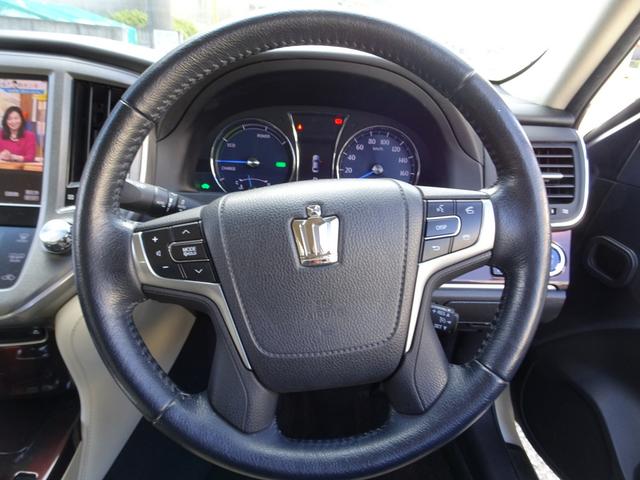 クラウンハイブリッド ロイヤルサルーンＧ　車検９年１１月　ＨＤＤナビ　ＴＶ　ＤＶＤ再生機能　ミュージックサーバ　Ｂｌｕｅｔｏｏｔｈ　バックカメラ　スマートキー　本革シート　シートヒーター　シートクーラー　クルコン　ＨＩＤ　ＬＥＤフォグ　ＥＴＣ（30枚目）