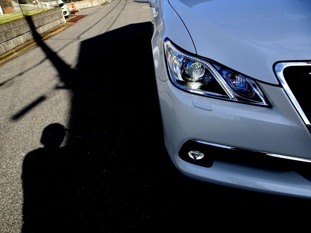クラウンハイブリッド ロイヤルサルーンＧ　車検９年１１月　ＨＤＤナビ　ＴＶ　ＤＶＤ再生機能　ミュージックサーバ　Ｂｌｕｅｔｏｏｔｈ　バックカメラ　スマートキー　本革シート　シートヒーター　シートクーラー　クルコン　ＨＩＤ　ＬＥＤフォグ　ＥＴＣ（37枚目）