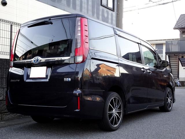 エスクァイア ハイブリッドＸｉ　車検９年１１月　ナビ　フルセグＴＶ　ＤＶＤ再生機能　Ｂｌｕｅｔｏｏｔｈ　バックカメラ　パワースライドドア　スマートキー　シートヒーター　１７インチアルミホイール　ＬＥＤヘッドライト　ＥＴＣ（3枚目）