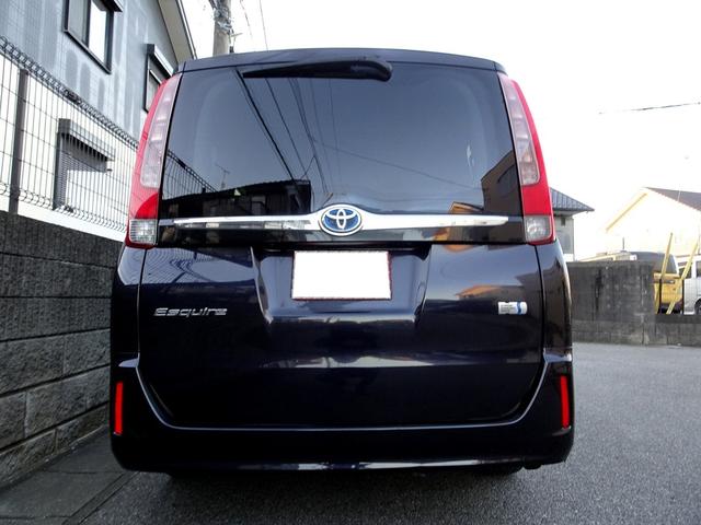 エスクァイア ハイブリッドＸｉ　車検９年１１月　ナビ　フルセグＴＶ　ＤＶＤ再生機能　Ｂｌｕｅｔｏｏｔｈ　バックカメラ　パワースライドドア　スマートキー　シートヒーター　１７インチアルミホイール　ＬＥＤヘッドライト　ＥＴＣ（7枚目）