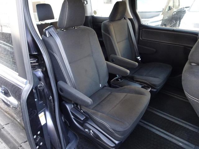 エスクァイア ハイブリッドＸｉ　車検９年１１月　ナビ　フルセグＴＶ　ＤＶＤ再生機能　Ｂｌｕｅｔｏｏｔｈ　バックカメラ　パワースライドドア　スマートキー　シートヒーター　１７インチアルミホイール　ＬＥＤヘッドライト　ＥＴＣ（14枚目）