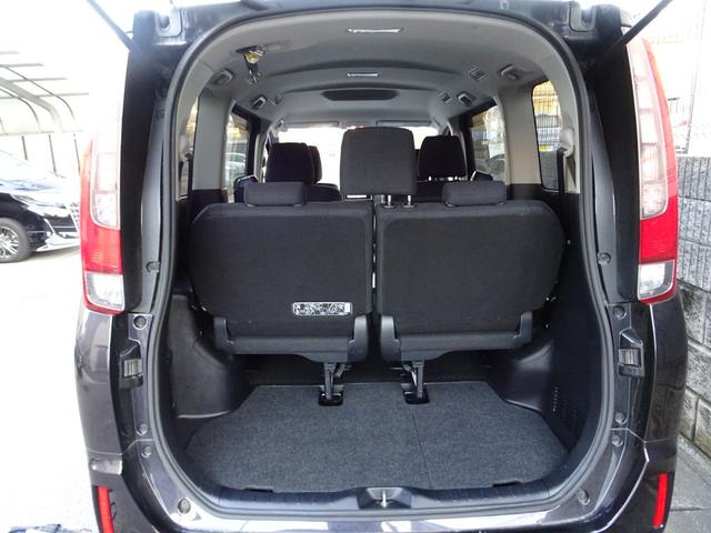 エスクァイア ハイブリッドＸｉ　車検９年１１月　ナビ　フルセグＴＶ　ＤＶＤ再生機能　Ｂｌｕｅｔｏｏｔｈ　バックカメラ　パワースライドドア　スマートキー　シートヒーター　１７インチアルミホイール　ＬＥＤヘッドライト　ＥＴＣ（16枚目）