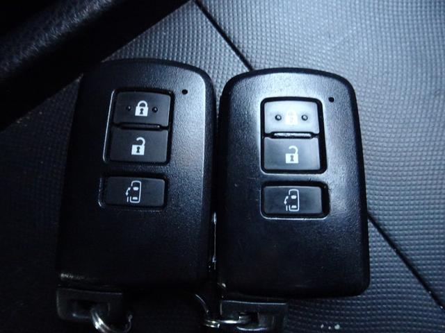 エスクァイア ハイブリッドＸｉ　車検９年１１月　ナビ　フルセグＴＶ　ＤＶＤ再生機能　Ｂｌｕｅｔｏｏｔｈ　バックカメラ　パワースライドドア　スマートキー　シートヒーター　１７インチアルミホイール　ＬＥＤヘッドライト　ＥＴＣ（25枚目）